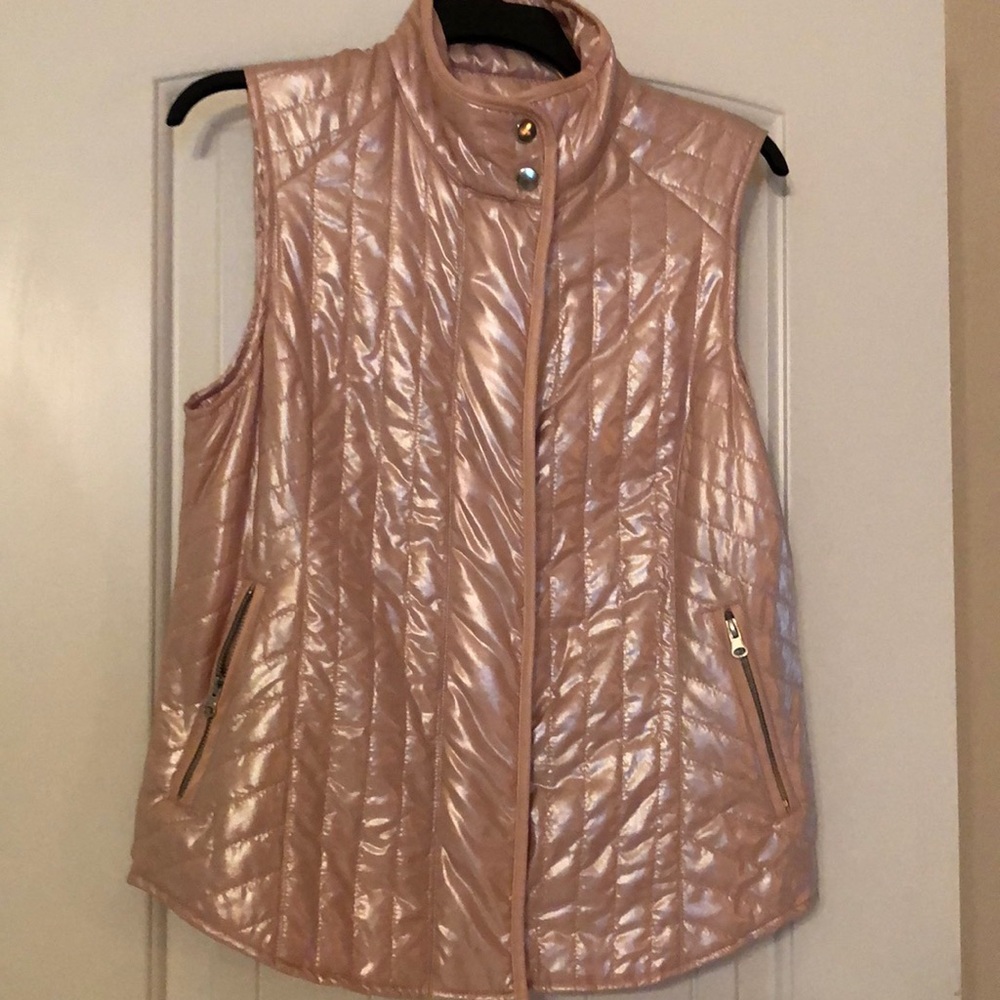 Lightweight Puffer vest Blush/ Peach sheen color snaps/Zipper front side pockets